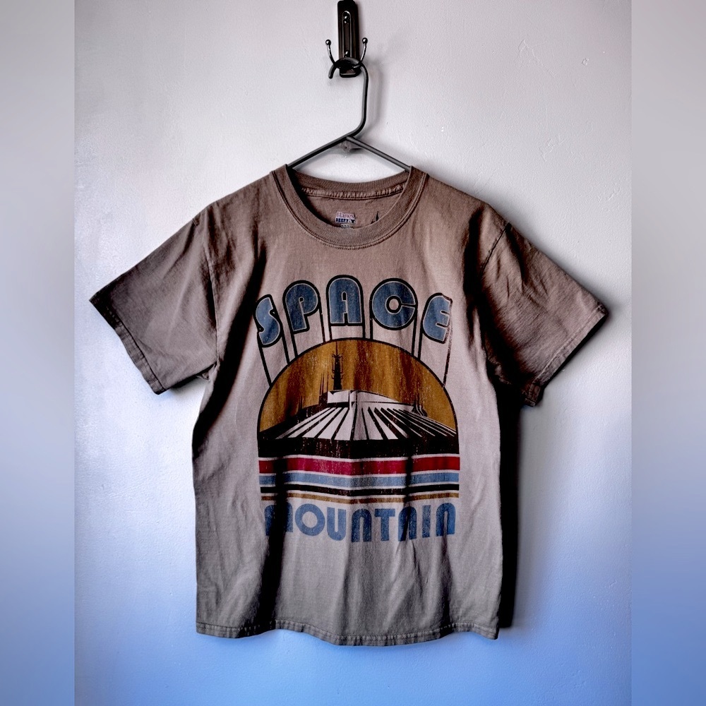 Disney Hanes Space Mountain Graphic T-Shirt size medium​